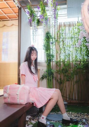 《隔壁女邻居》韩国_HD神马在线观看