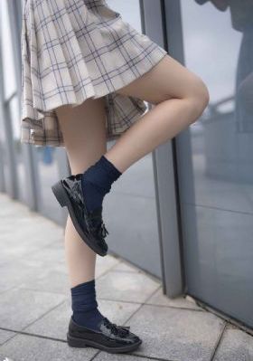 《隔壁女邻居》韩国电影_蓝光迅雷电影在线